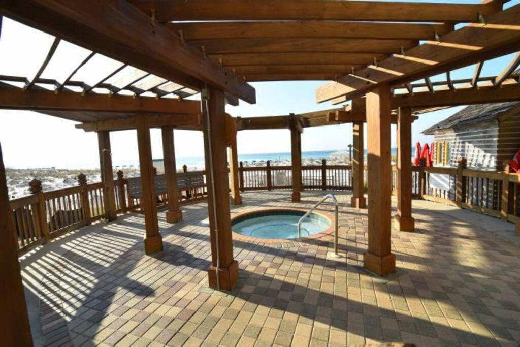 Pelican Beach Resort-Walkout Unit-On The Beach 德斯廷 外观 照片