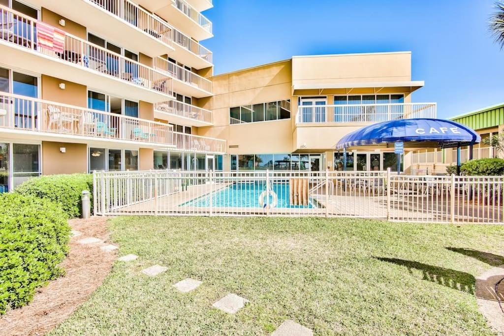Pelican Beach Resort-Walkout Unit-On The Beach 德斯廷 外观 照片