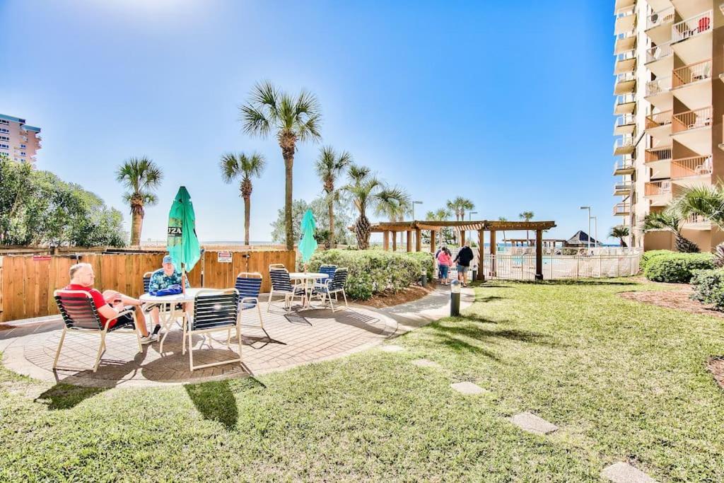 Pelican Beach Resort-Walkout Unit-On The Beach 德斯廷 外观 照片