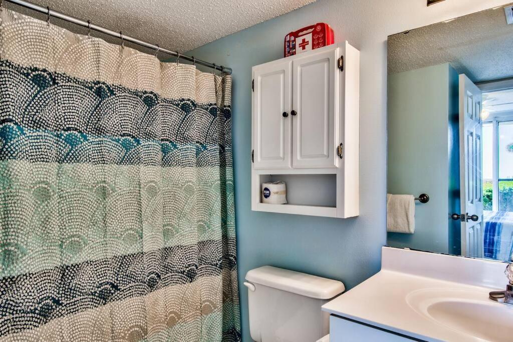 Pelican Beach Resort-Walkout Unit-On The Beach 德斯廷 外观 照片