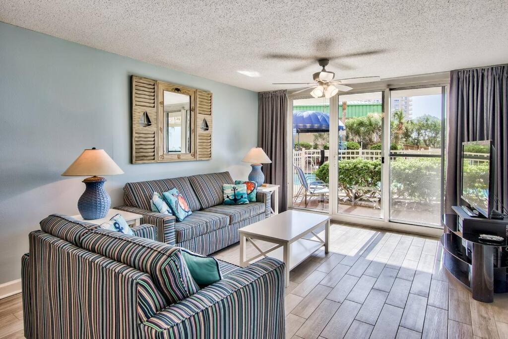 Pelican Beach Resort-Walkout Unit-On The Beach 德斯廷 外观 照片
